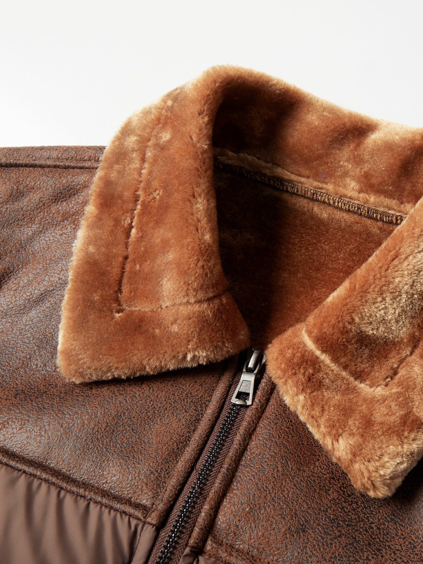 Herrjacka i vadderat tyg med konstpälskrage – Varm enfärgad dragkedjejacka