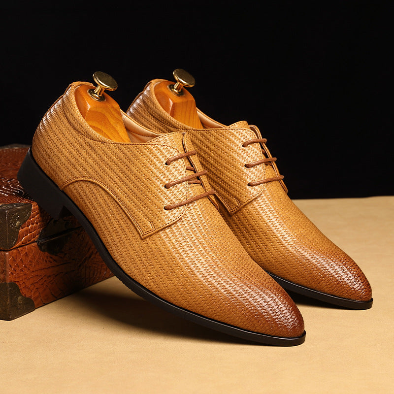 Herrskor i oxfordmodell med präglad yta – spetsig tå, brittisk stil, formella skor
