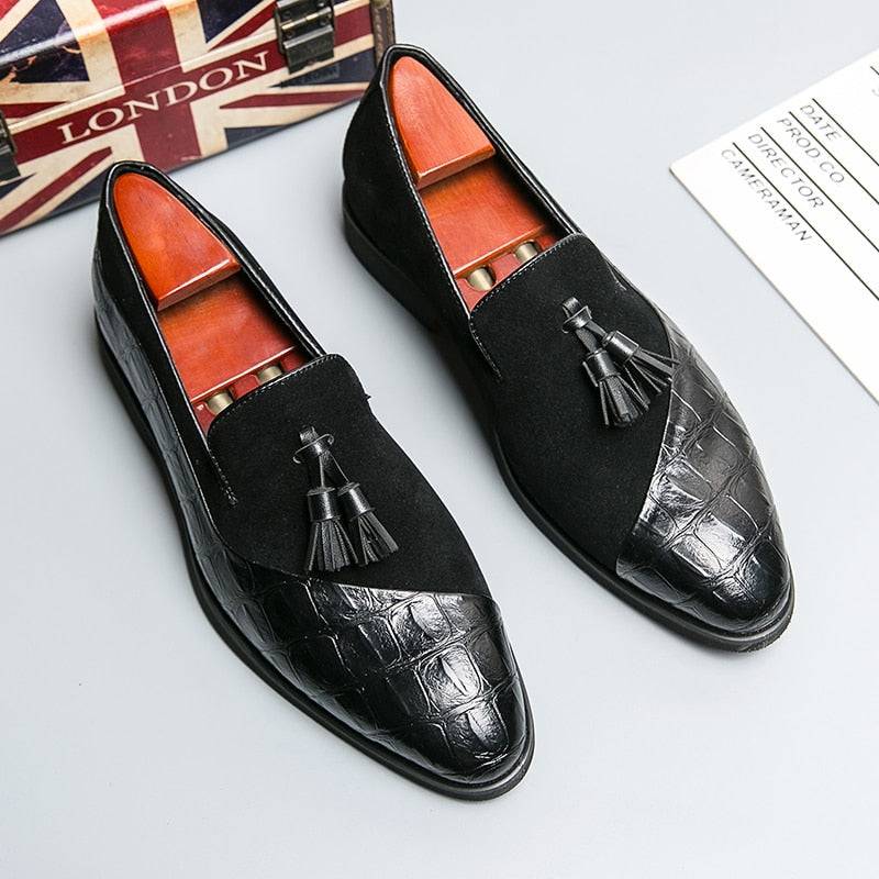 Lussone Tofflor med Tofsar – Herrskor i Italiensk Stil med Röd Sula i Läder, Slip-Ons